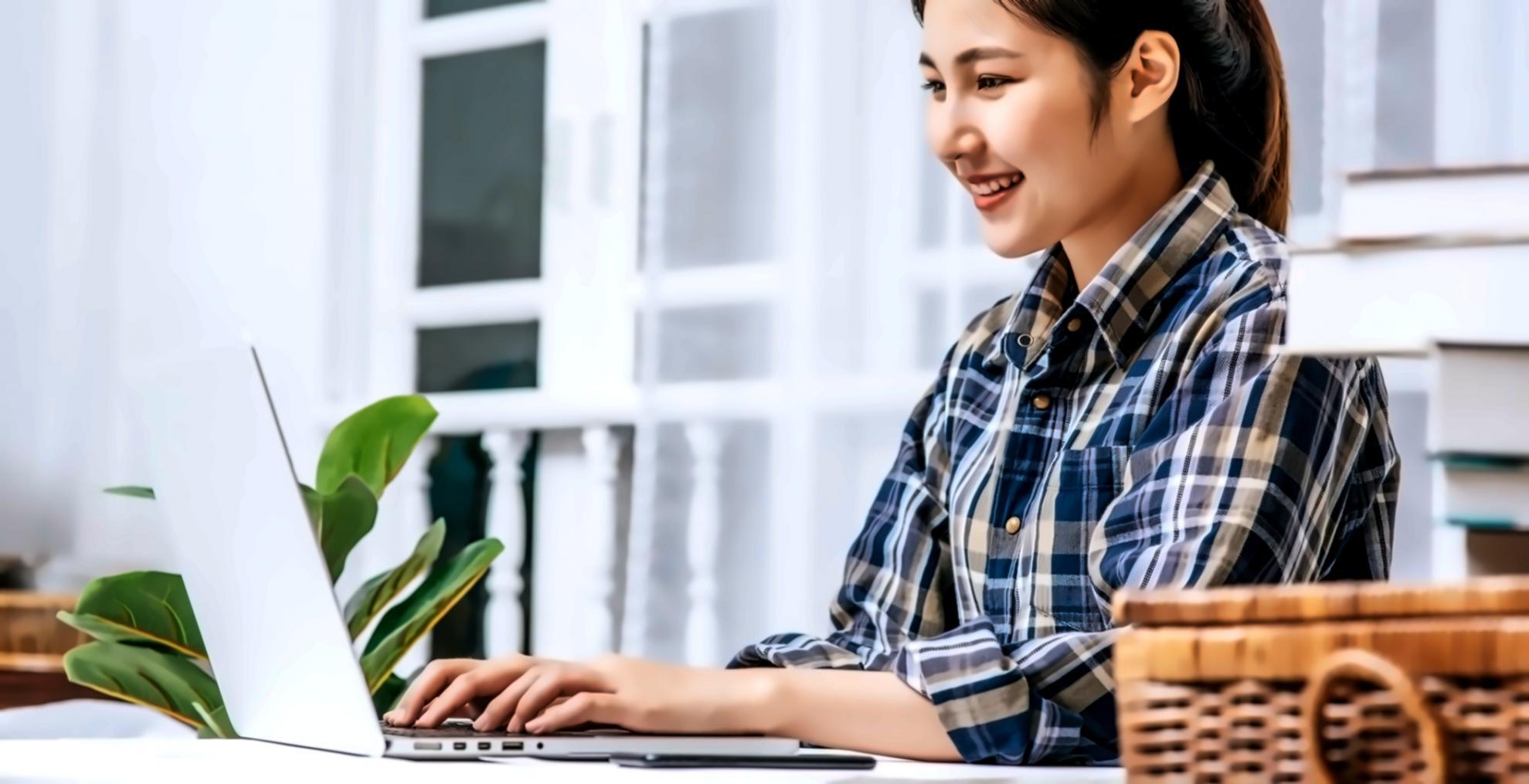 Detaillierte Finanzanalyse mit Laptop und Dokumenten